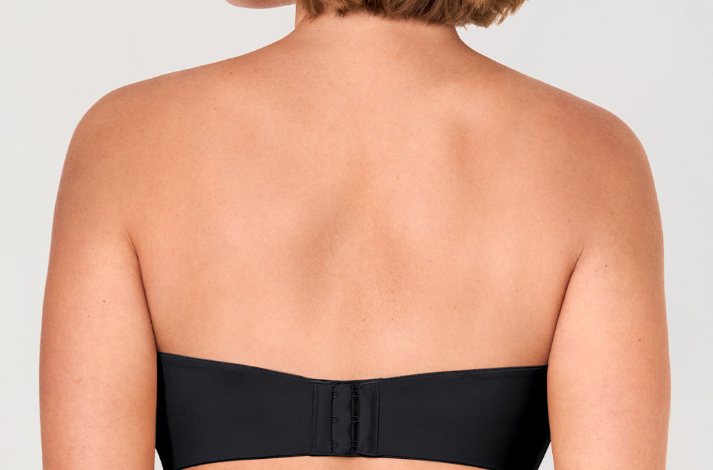 Women's Underwire Strapless Bra Black @model_info:G2